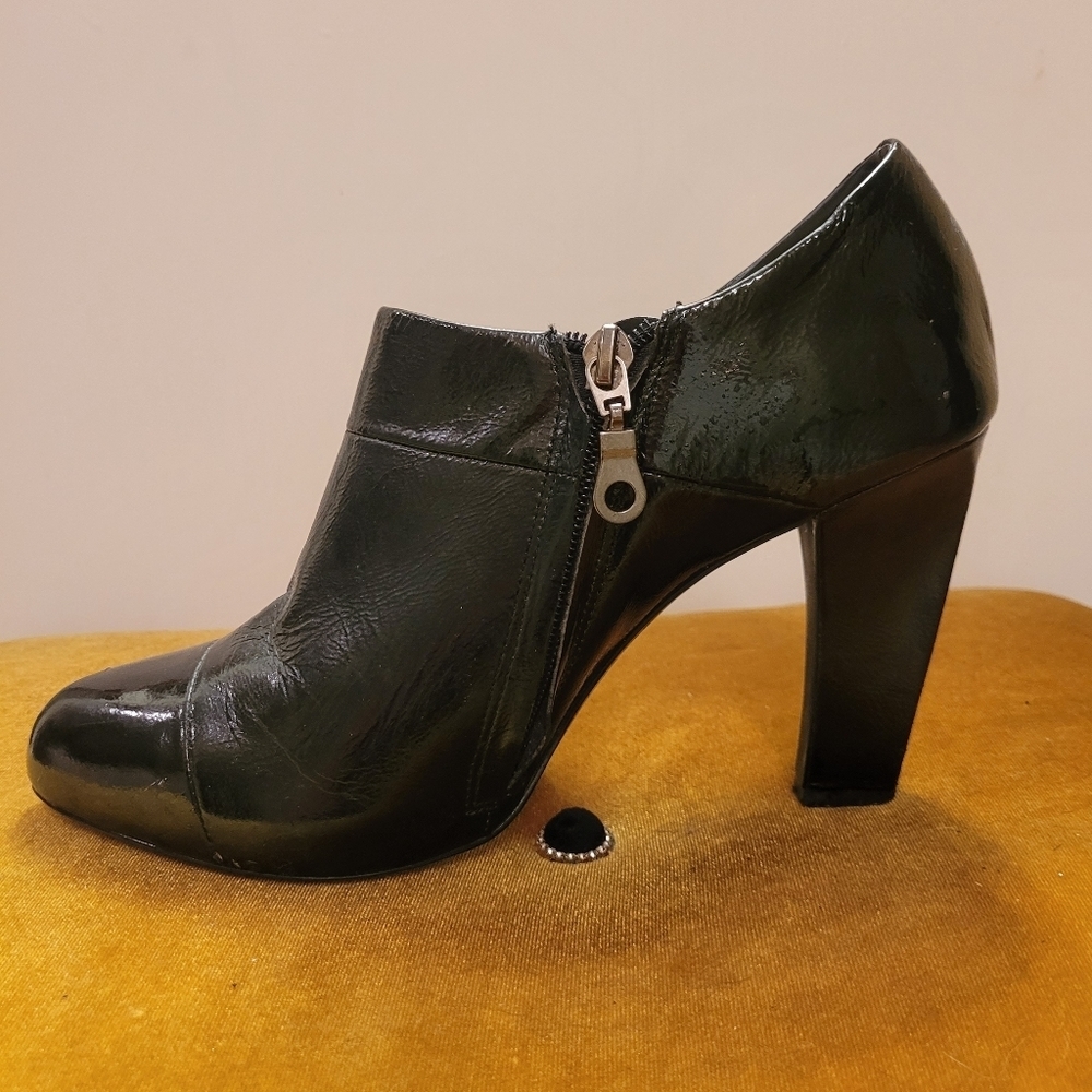 WHBM Chic Black Patent Leather Side Zip Slant Heel Ankle Bootie - Picture 2 of 16